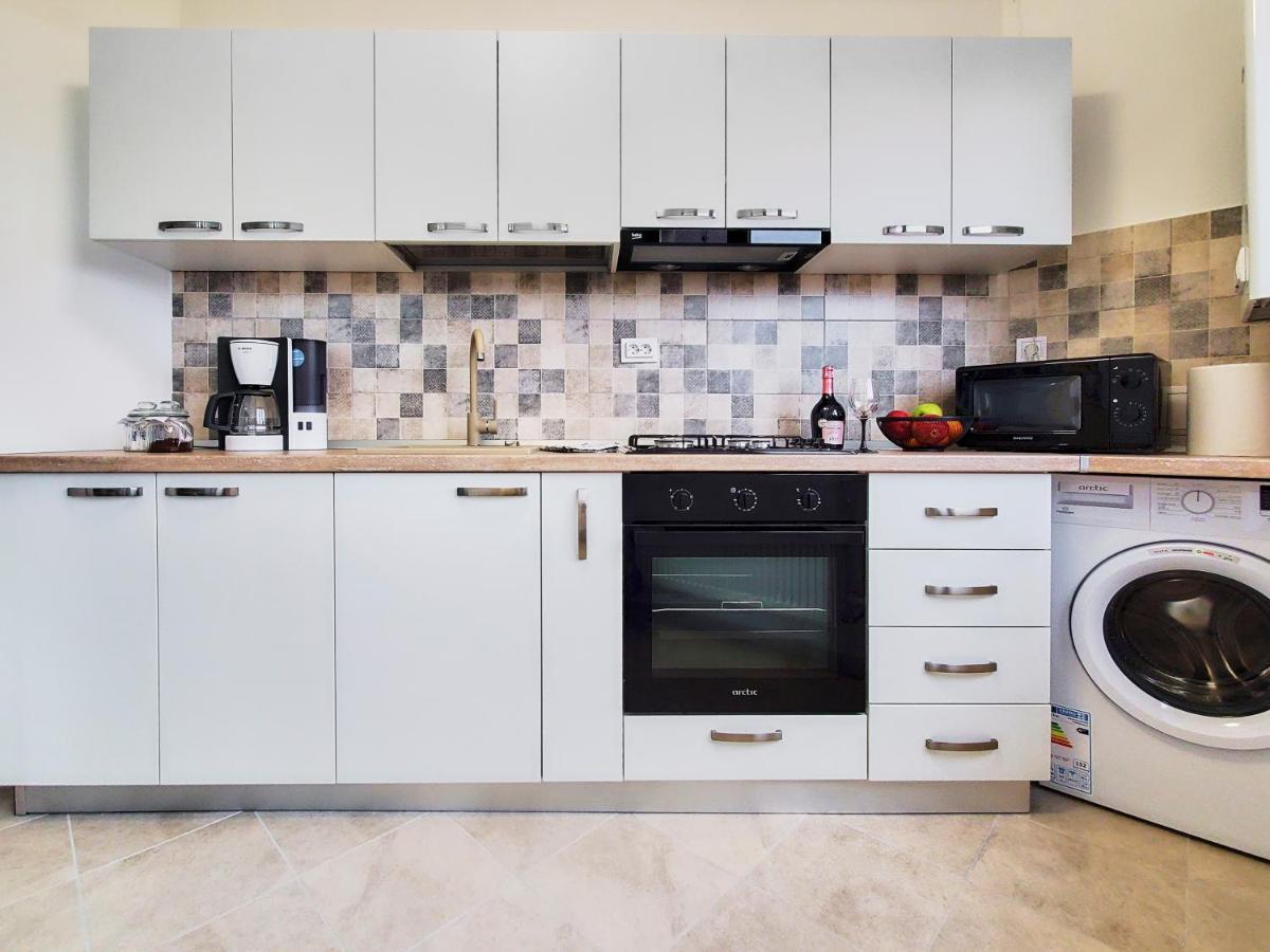 Unique Hotel Apartments Yaş Dış mekan fotoğraf