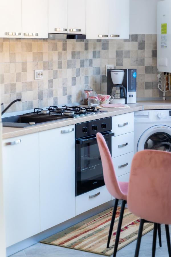 Unique Hotel Apartments Yaş Dış mekan fotoğraf