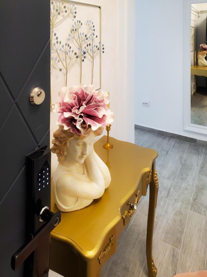Unique Hotel Apartments Yaş Dış mekan fotoğraf